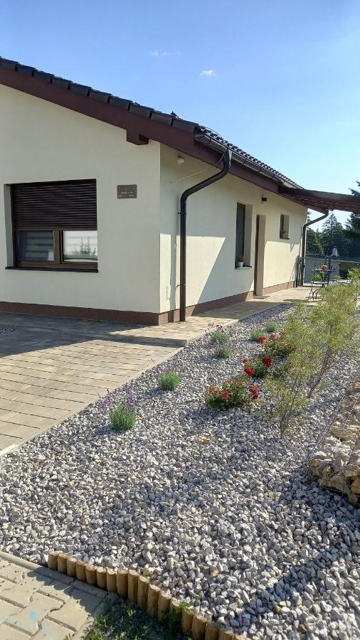 Spa Apartman Kovacova Ngoại thất bức ảnh